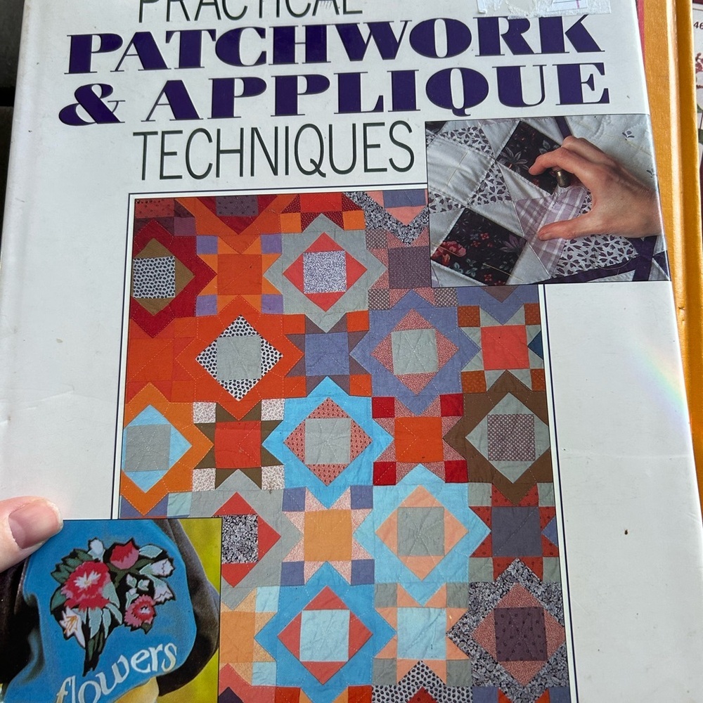 Patchwork & Applique Techniques Book makes quilted blankets